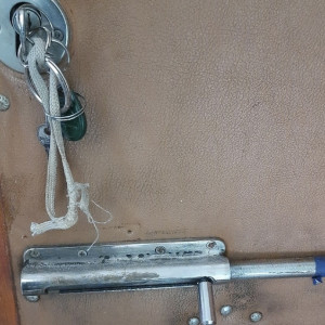 В Коврове запертая в квартире женщина упала и не смогла встать