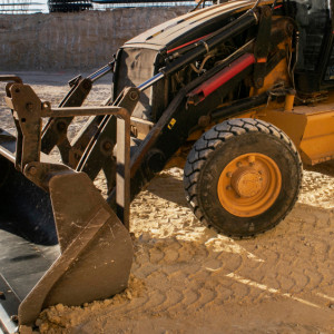В Суздальском районе грузовик въехал в бульдозер