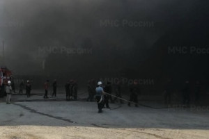 Под Владимиром мощный пожар охватил склад