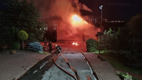 Во Владимире мощный пожар охватил дом на Юрьев-Польском шоссе