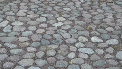 Мэр Суздаля опровергла закладку булыжников на торговой площади за 40 млн рублей