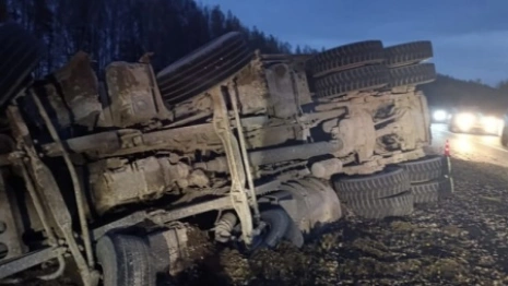 В Юрьев-Польском районе автомобилист попал в больницу после опрокидывания на трассе
