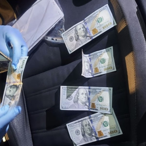 Жителя Вязников будут судить за попытку дать взятку в 1 тыс. долларов сотрудникам ГАИ