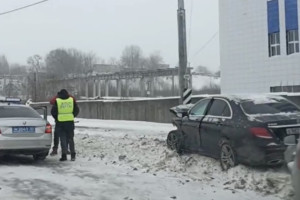В первой аварии на Рпенском проезде во Владимире пострадал водитель Mercedes