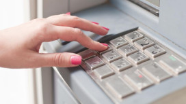 В Коврове 24-летняя товаровед магазина украла из сейфа 615 тыс. рублей