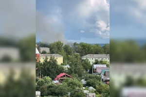 Во владимирском микрорайоне Юрьевец загорелся 2-этажный расселенный дом