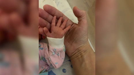 Недоношенного младенца весом 1200 г отправили из Владимира в Москву