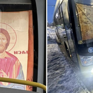 В Ярославской области окна автобусов закрыли иконами