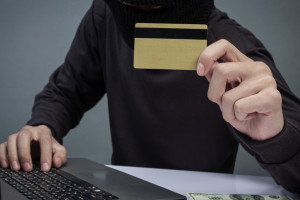 В Коврове мошенники «развели» продавщицу на 1 млн рублей