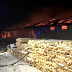 Стала известна причина пожара на пилораме в Гусь-Хрустальном