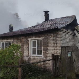 В деревне под Ковровом вспыхнул кирпичный дом