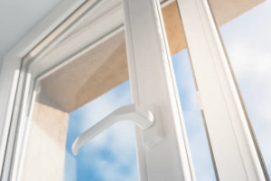 Во Владимирской области полуторагодовалый ребенок выпал из окна 4 этажа