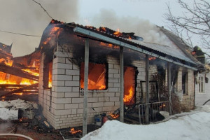 Во Владимирской области вспыхнул жилой дом