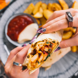 Отравившиеся шауромой владимирцы пошли на поправку