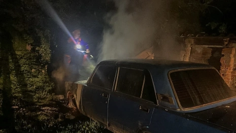 Во владимирском микрорайоне Лесной загорелась «семерка»