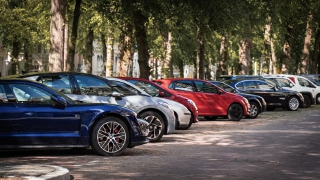 Во Владимире чиновники незаконно запретили парковку у гостиницы