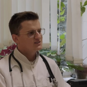 Врач из Владимира и кардиолог из Иваново спасли сразу четверых пассажиров в самолете