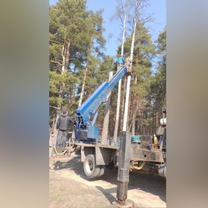 В Киржаче жители пожаловались на нависшие над могилами сухие деревья