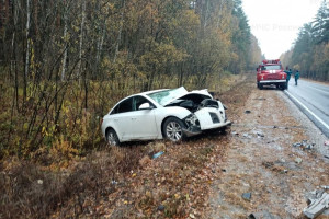 Во Владимирской области иномарку искорежило в ДТП