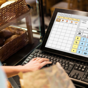 Во Владимире продавец украла из кассы 100 тыс. рублей