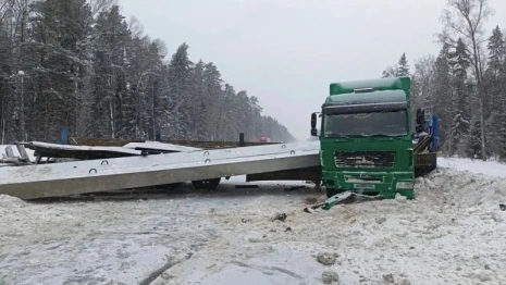 На М-7 в Ковровском районе встало движение из-за ДТП с фурой