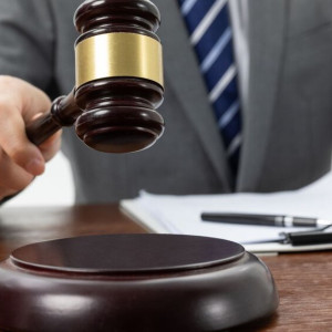 Пытавшаяся спасти сожителя жительница Меленок попала под суд за ложные показания