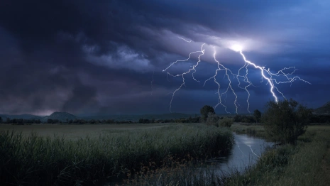 Жителей Владимирской области предупредили о надвигающемся урагане