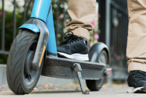 Во Владимире ограничат скорость и запретят повсеместную парковку электросамокатов