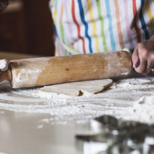 Во Владимире мужчина попал под следствие за угрозы подруге тесаком и скалкой