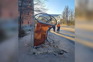 Поврежденную остановку во владимирском микрорайоне Энергетик демонтировали