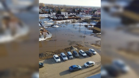 В Юрьевце жильцы многоэтажек остались без дороги из-за талых вод