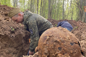 Поисковики из Владимирской области нашли в Смоленске останки двоих красноармейцев