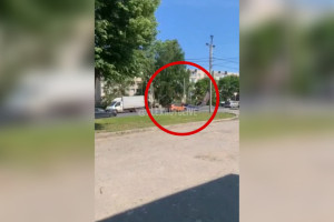 В Александрове баннер «Мы – Россия» упал на машину