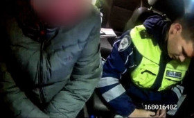 Выпивший 12 бутылок пива водитель из Меленок пытался дать взятку сотруднику ДПС