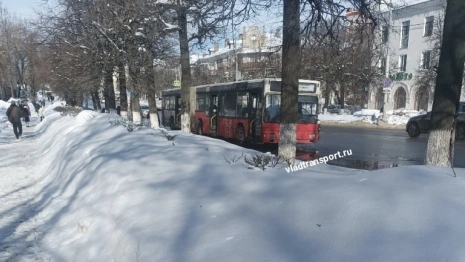 Во Владимире около ВлГУ сломался автобус