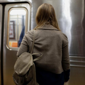 В Московском метрополитене запустили акцию при оплате проезда в городском транспорте по биометрии