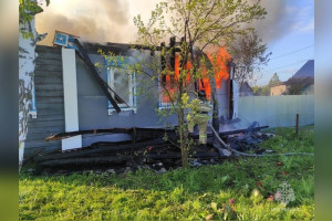 Во Владимирской области сгорел дом в деревне
