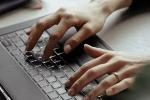 Необоснованно уволенная жительница Киржача отсудила 10 тыс. рублей