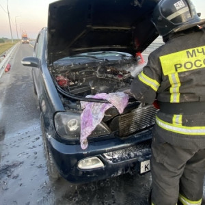 На М-12 в Петушинском районе загорелась иномарка