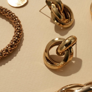 Житель Иваново украл у возлюбленной из Владимира золотой крест и 3 кольца