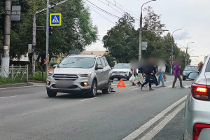 На проспекте Ленина во Владимире столкнулись две иномарки