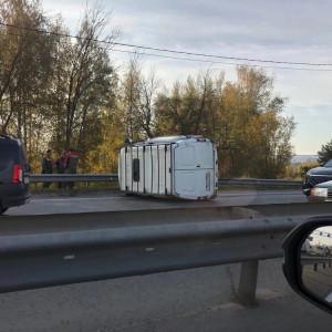 Во Владимире на Пекинке перевернулся автомобиль