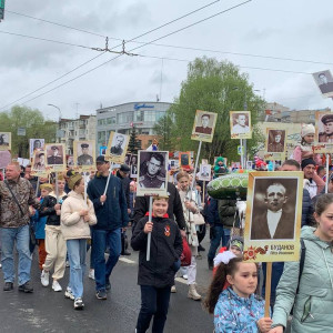 Холод, 27-тысячное шествие и парад без техники. Как Владимир встретил День Победы