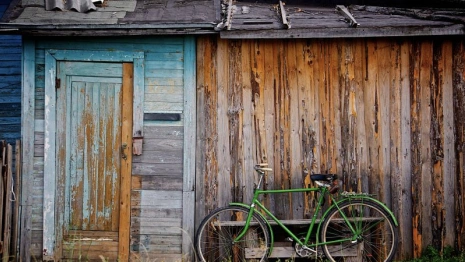 Во Владимире многодетную семью оставили в доме времен революции