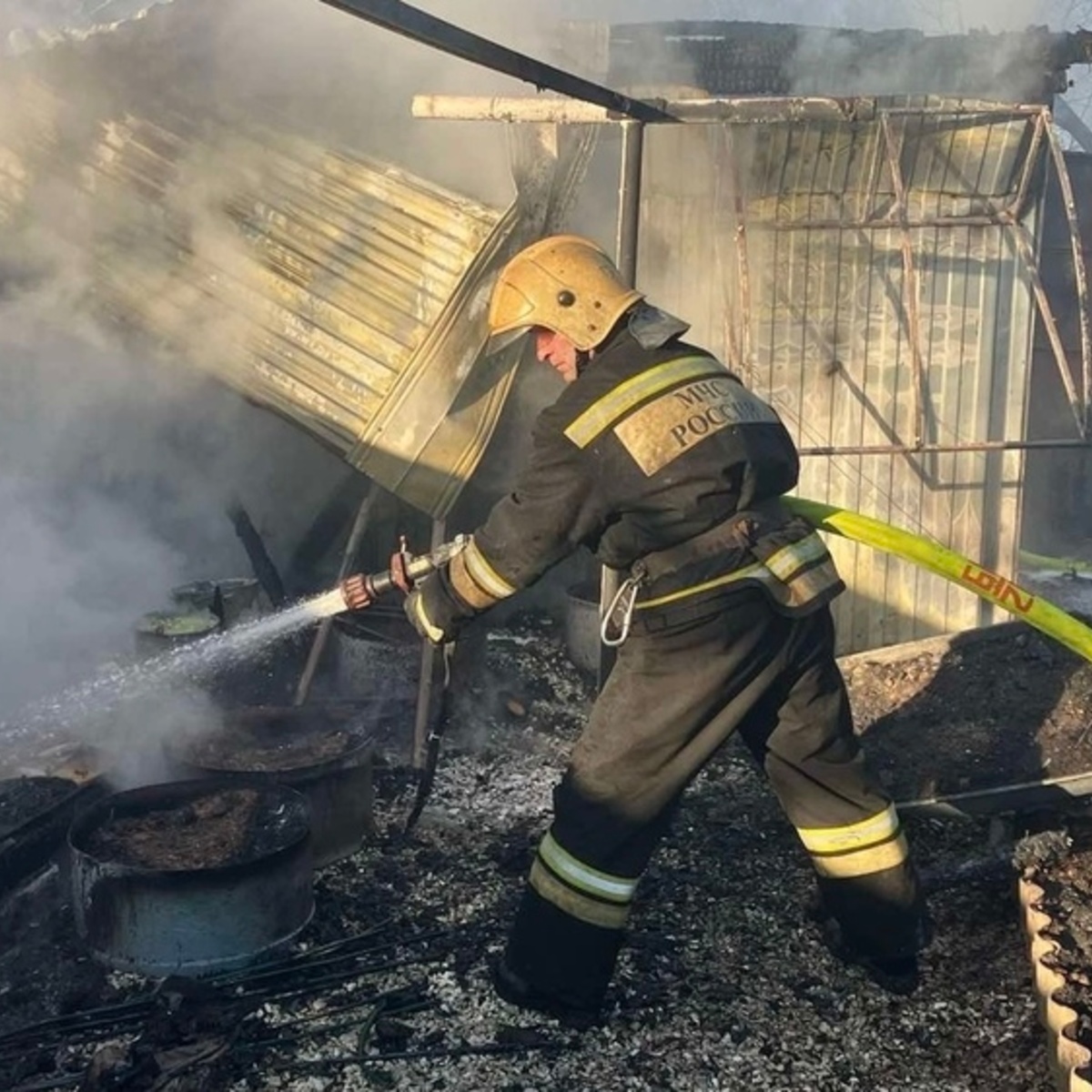 В деревне под Собинкой соседи спасли жильцов одноэтажного дома от пожара -  День во Владимире