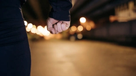 Житель Собинки ходил с другом по магазинам и бил его по голове