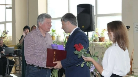 Путин присвоил звание «Народного художника РФ» мастеру из Гусь-Хрустального