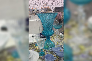 Продававшаяся за 1,5 млн рублей ваза из Гусь-Хрустального обвалилась в цене