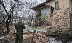 Следком начал проверку из-за падения стены дома на улице Лакина во Владимире