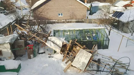 В Коврове из-за сильного ветра рухнула 20-метровая телевышка